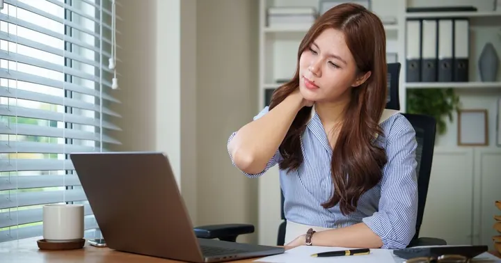 Physiotherapist Introduces "15-Minute Rule" to Help Alleviate Joint Pain for Sedentary Workers