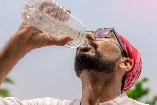 Add Citrus to Water for Better Hydration During Heatwaves