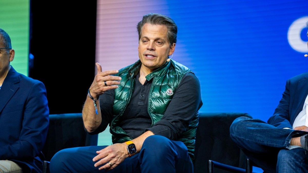 AVAX One Plummets 32% Amid Shareholder Sale Concerns Linked to Scaramucci