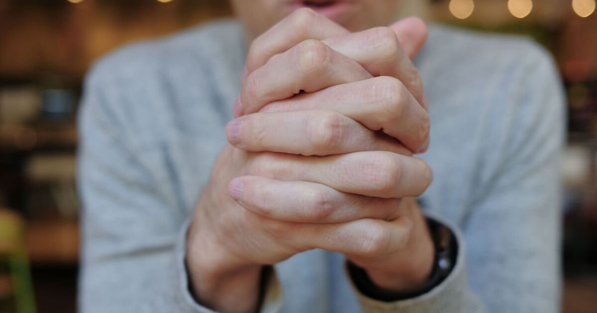 Consult Your GP If You Experience Blue and Painful Fingers