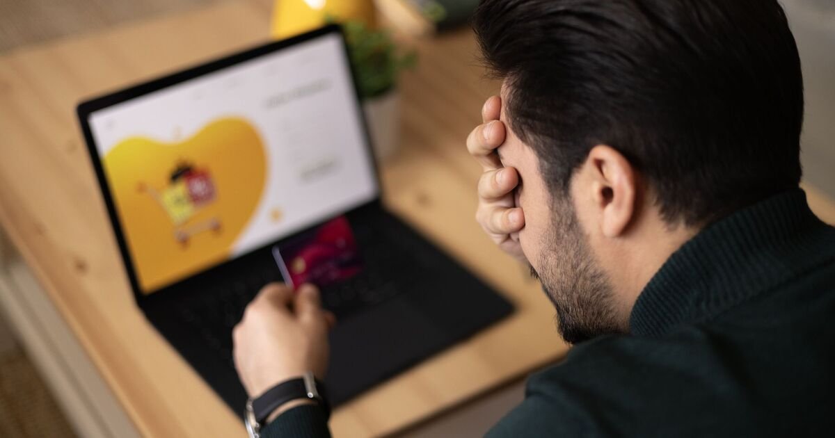 Bank of England Alarmed as UK Credit Card Debt Soars 12% in Two Years