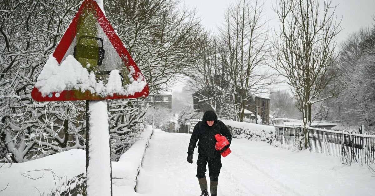Britain Prepares for Heavy Snowstorm Following Christmas Celebrations