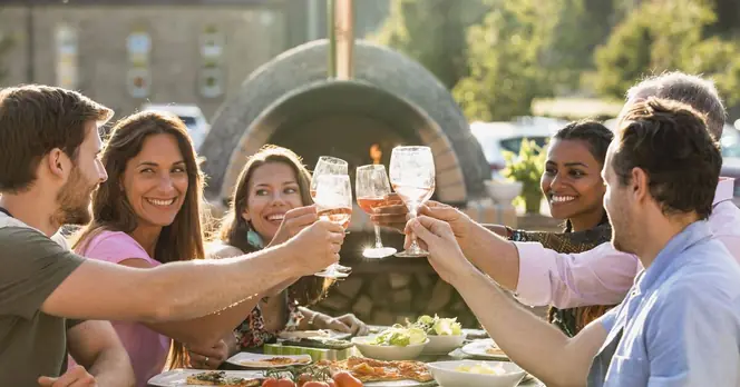Health Experts Caution Against Beer Gardens During Red Alert Due to High Pollen Levels