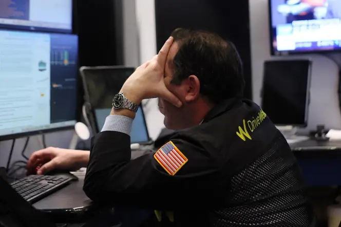 Bitcoin Options Market Signals Increased Risk of Significant Price Decline