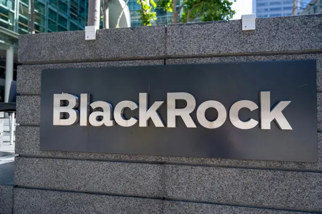 BlackRock Launches Income-Paying Bitcoin ETF with Competitive Fee Structure