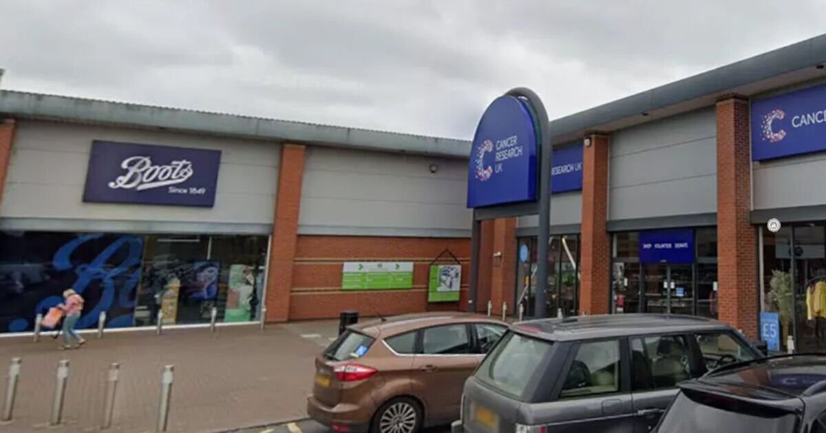 Bomb Squad Responds to Explosion Threat at Swindon Shopping Centre, Evacuates Area