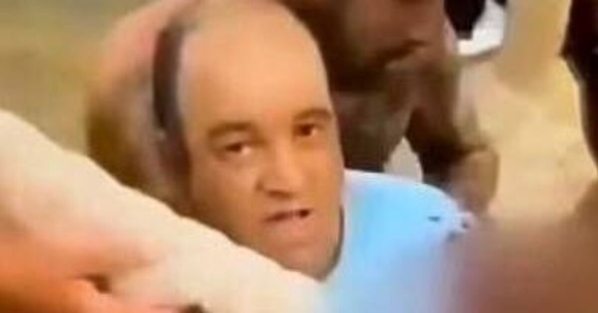 Billionaire Offers Reward for Hero Who Disarmed Gunman at Bondi Beach