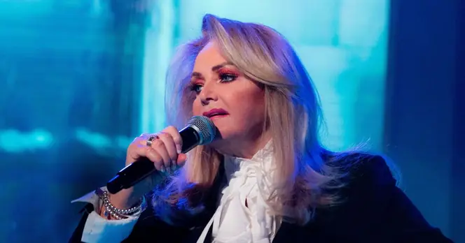 Bonnie Tyler Hospitalised for Emergency Surgery at Age 74
