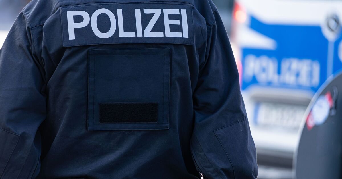 16-Year-Old Boy Stabbed Near Christmas Market in Herford, Manhunt Underway