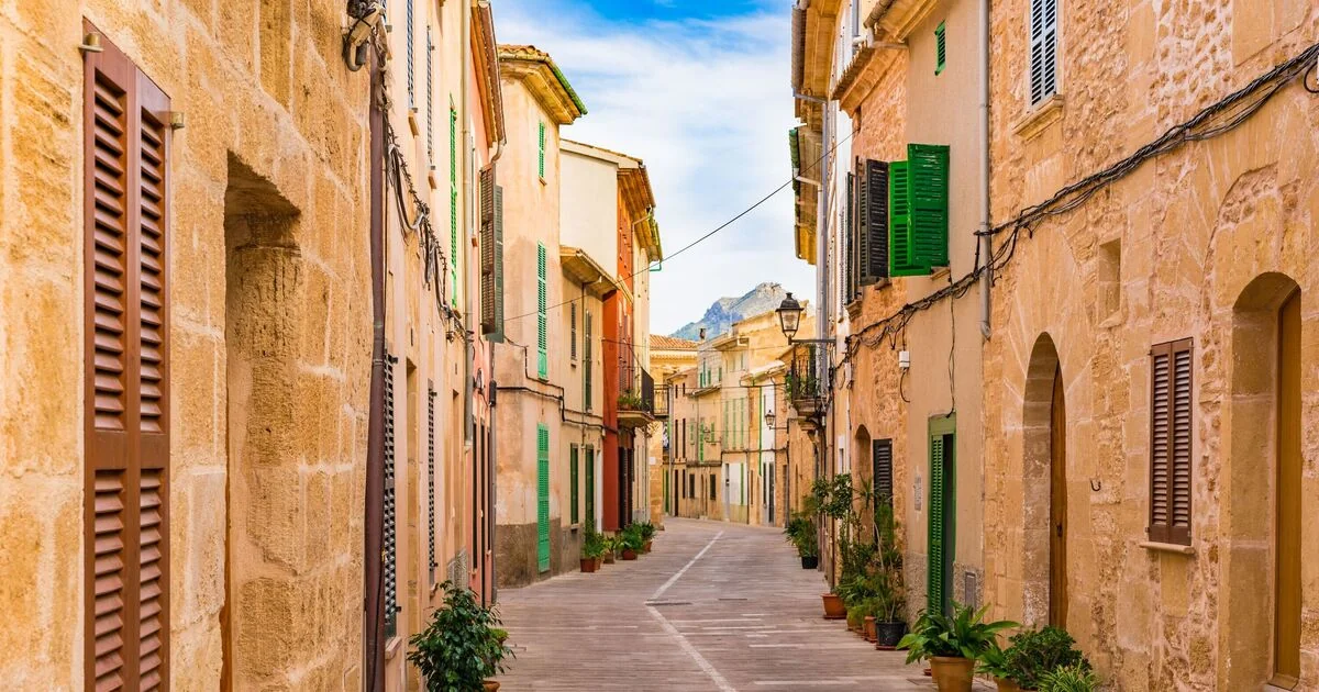 British Tourists Face £173 Fine in Majorca's Valldemossa Village