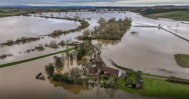 UK Prepares for Heavy Rain and Heatwaves as Super El Niño Approaches