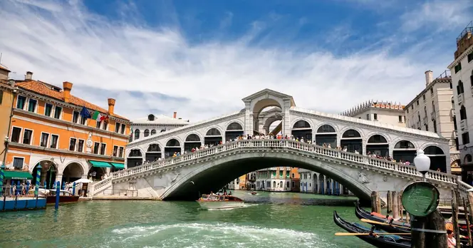 Venice Mayor Proposes Major Increase in Visitor Tax for Tourists