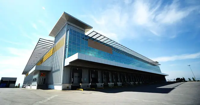 Chocolate Manufacturer Goes into Liquidation after 40 Years, Affecting Woolworths Supply