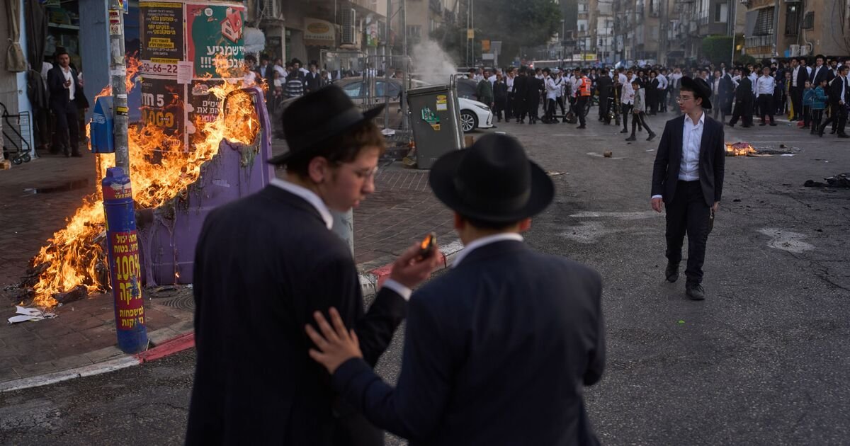 Violence Breaks Out in Bnei Brak Over Proposed Conscription of Ultra-Orthodox Jews