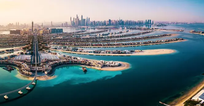 Dubai Faces Financial Crisis as Tourist Numbers Plummet, Losing £500m Daily