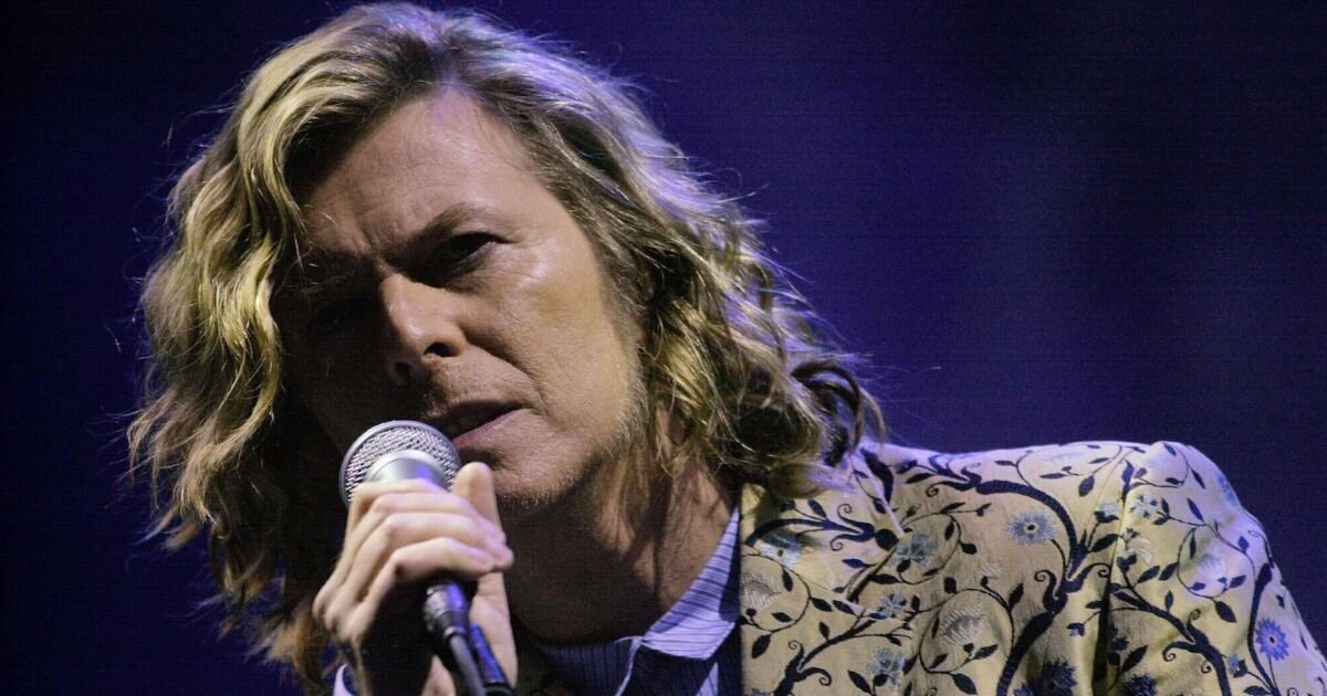 David Bowie's Glastonbury 2000 Performance Revives His Cultural Influence