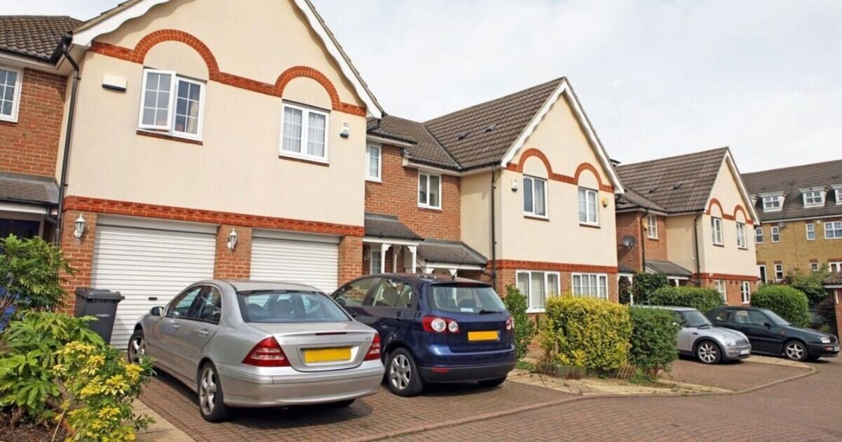 Drivers Advised to Park Cars Facing East Amid Severe Winter Weather Alerts