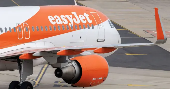 EasyJet Urges Passengers to Arrive Early Amid Airport Delays