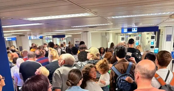 Passengers Face Over Three Hours of Delays at Manchester Airport