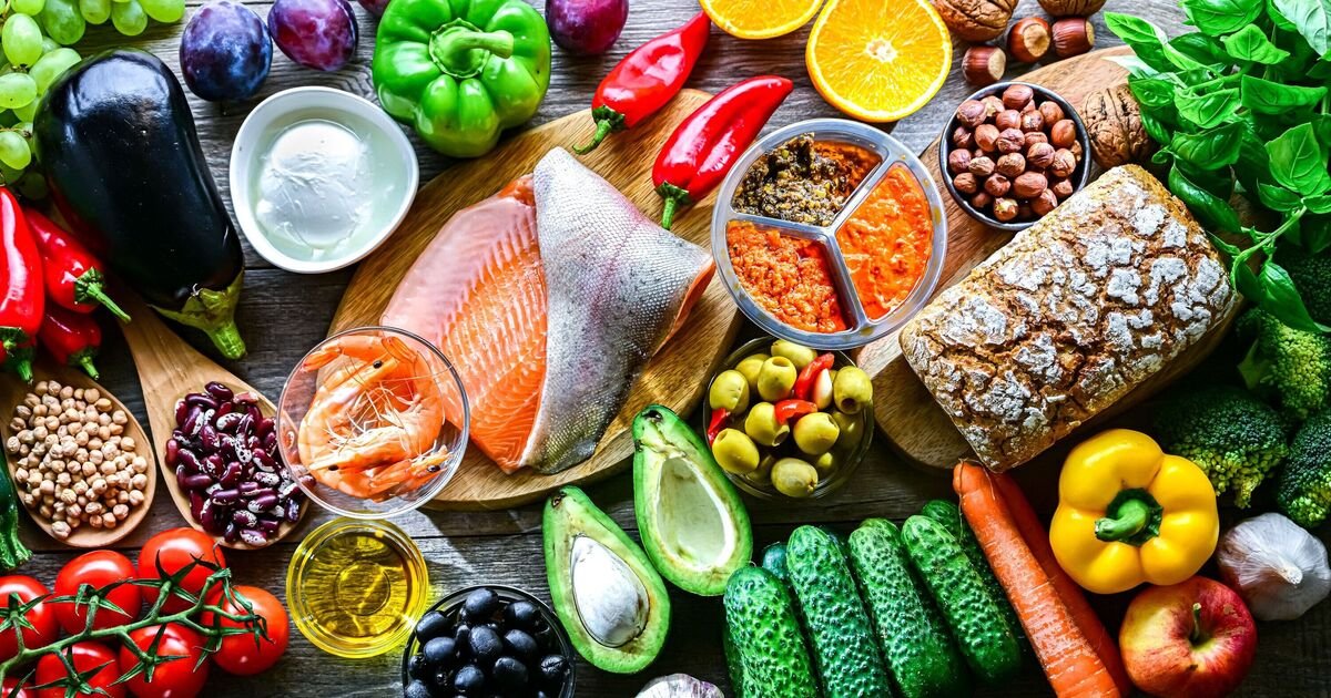 "Dr. Longo Advocates a Moderation-Based Longevity Diet for Health and Youthfulness"