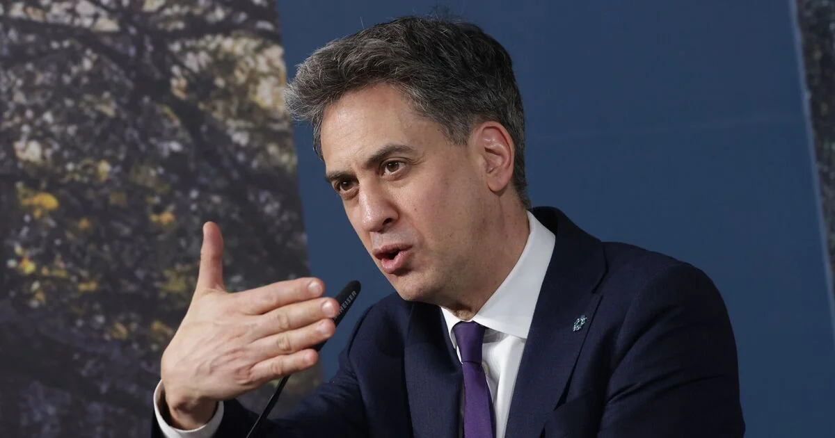 Miliband's New Energy Tool Encourages Pubs to Switch Off Fridges