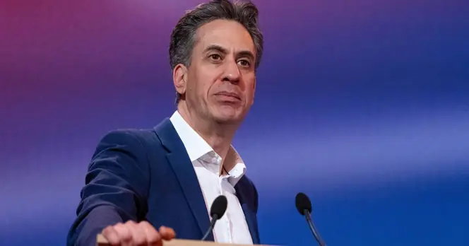 Ed Miliband Faces Criticism Over Labour's Energy Policy During Global Crisis