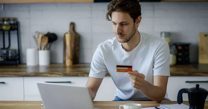 Energy Bill Payers Can Save Over £200 by Choosing Fixed Deals