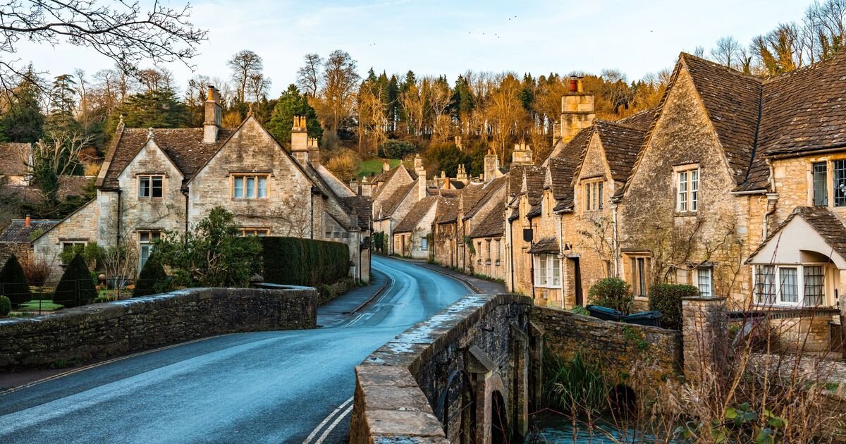 Bibury: England's Scenic Village Balances Tourism with Conservation Efforts