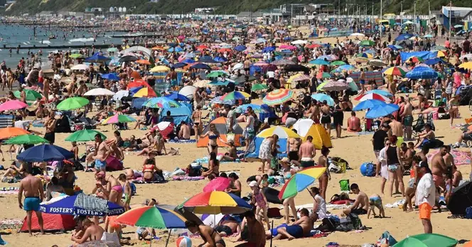 UK Sees 27C Temperatures as Summer Arrives with Health Warnings