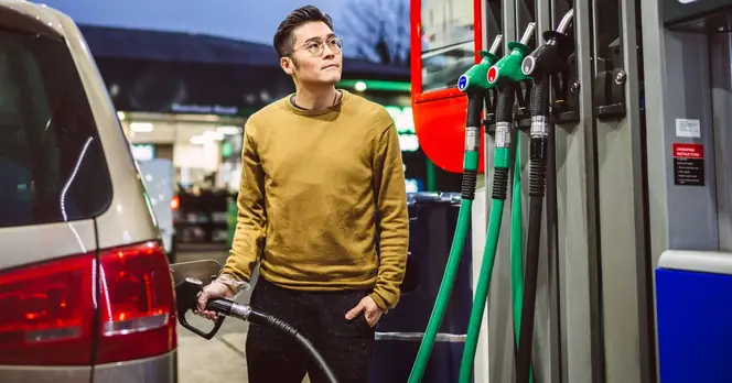 Experts Predict Timing for Lower Petrol and Diesel Prices Following Oil Price Decline