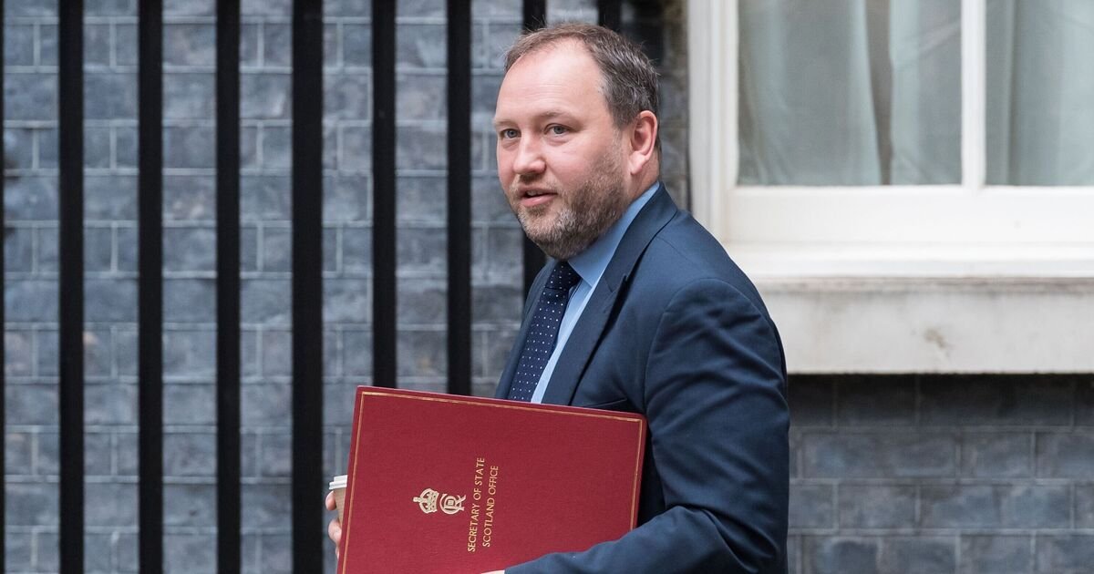 Labour's Ian Murray Criticises Starmer Over Controversial Cabinet Reshuffle