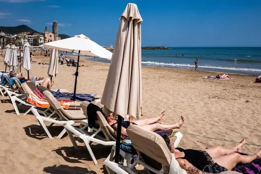 FCDO Issues Travel Advisory for British Tourists Following Deaths in Spain