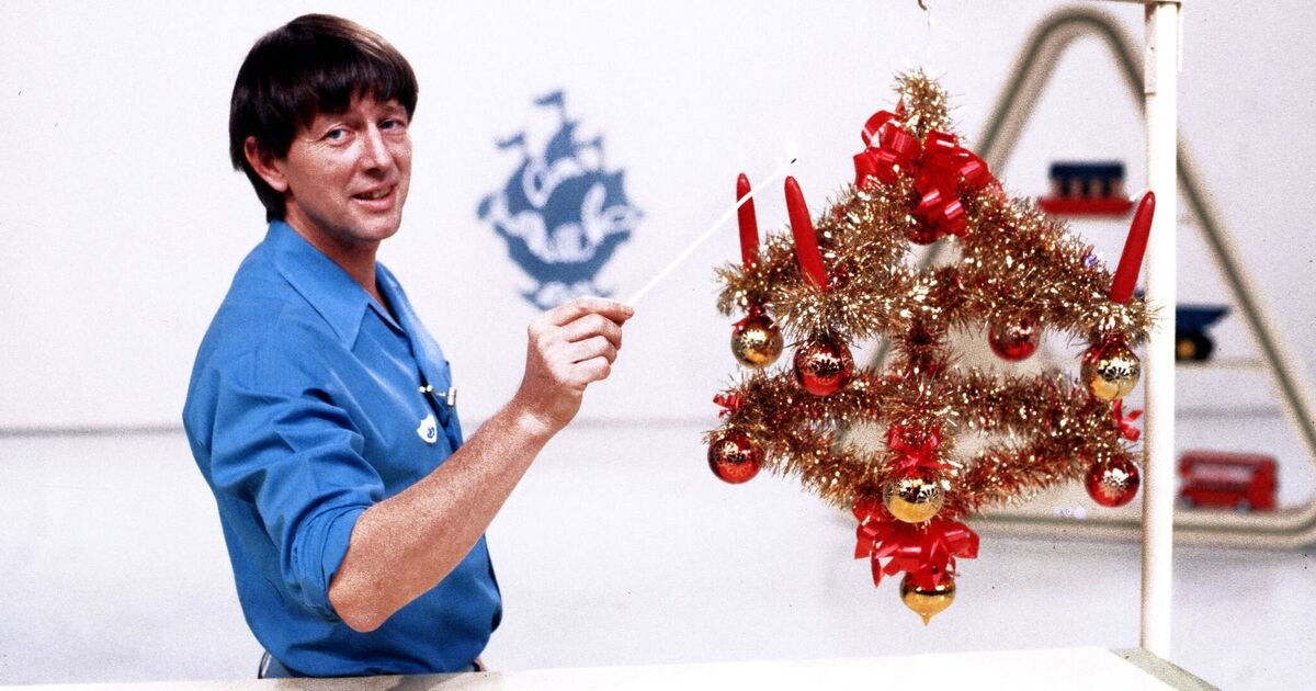 Five Most Criticised Celebrity Christmas Crafts, Including Meghan Markle's Advent Calendar