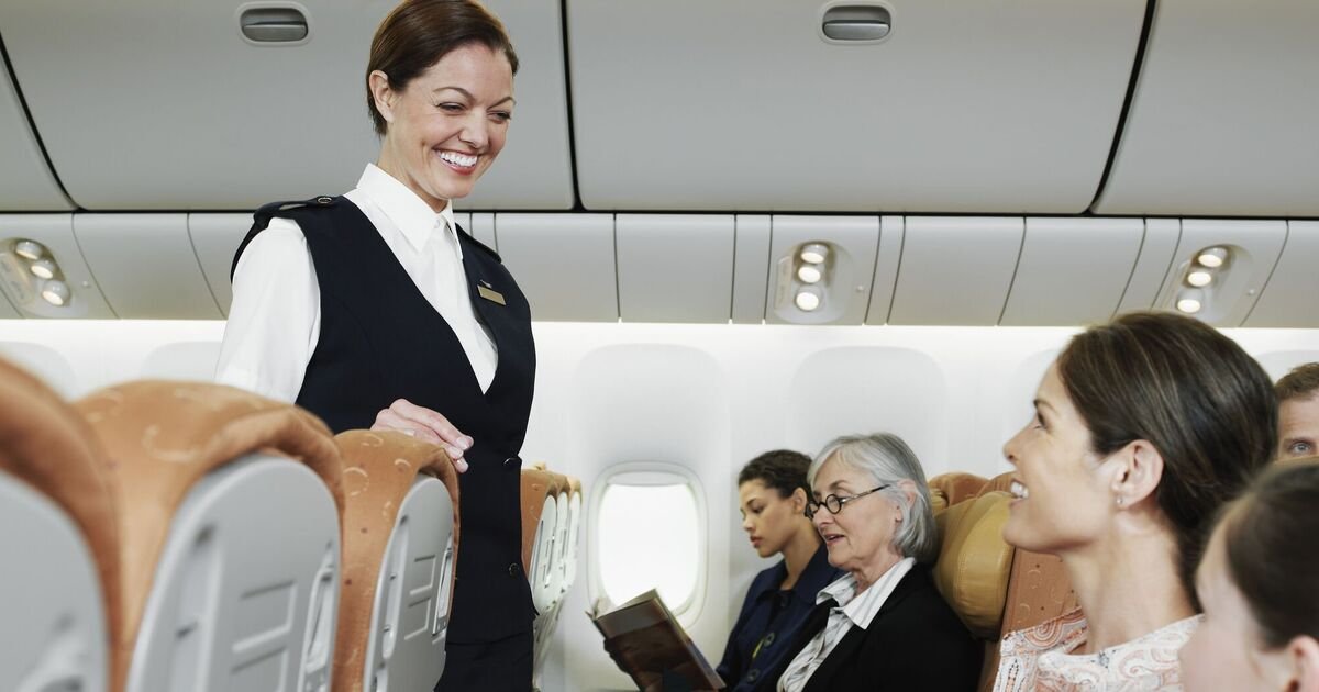 Flight Attendant Reveals Method for Identifying Difficult Passengers During Flights