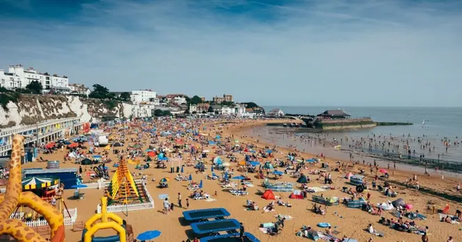 Eighteen UK Areas Anticipate 21C Temperatures in Upcoming Mini-Heatwave