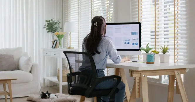 Civil Servants Face Backlash for Requesting Remote Work Amid Iran Conflict