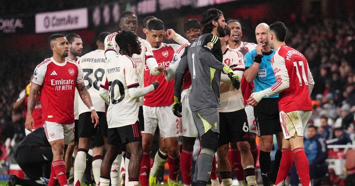 Martinelli Apologises to Liverpool's Bradley After Controversial Clash