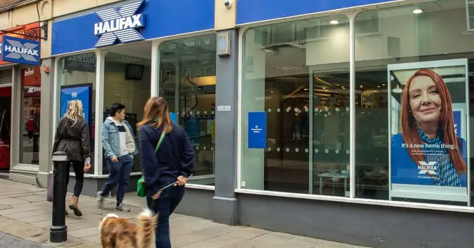 Halifax Temporarily Reintroduces Mortgage Products Amid Market Turbulence