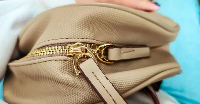 Handbag Security Improved with Hair Clip Locking Technique for Travelers