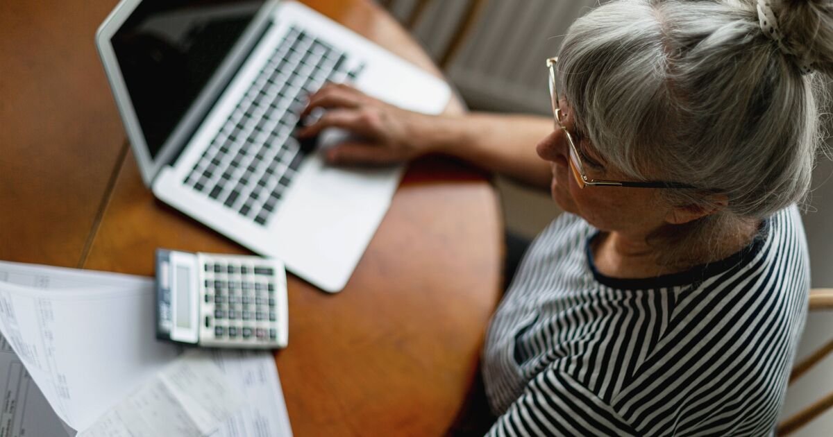 HMRC Warns 11 Million Citizens of £300 Penalties for Late Tax Returns