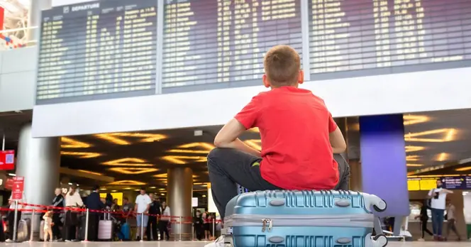 Luggage Strikes Disrupt British Holidaymakers at Spanish Airports Ahead of Easter