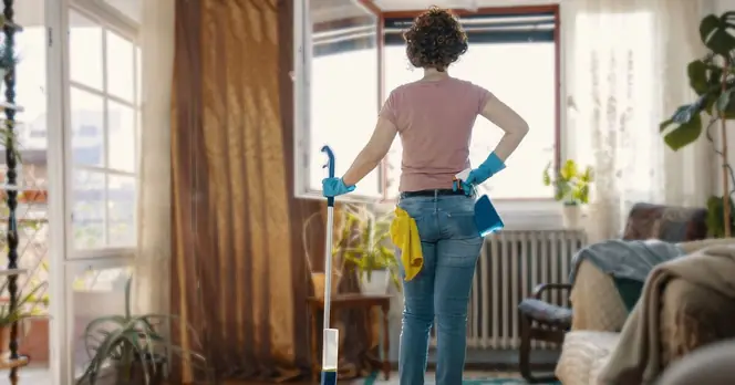 Households Advised to Clean Windows Ahead of Upcoming Heatwave