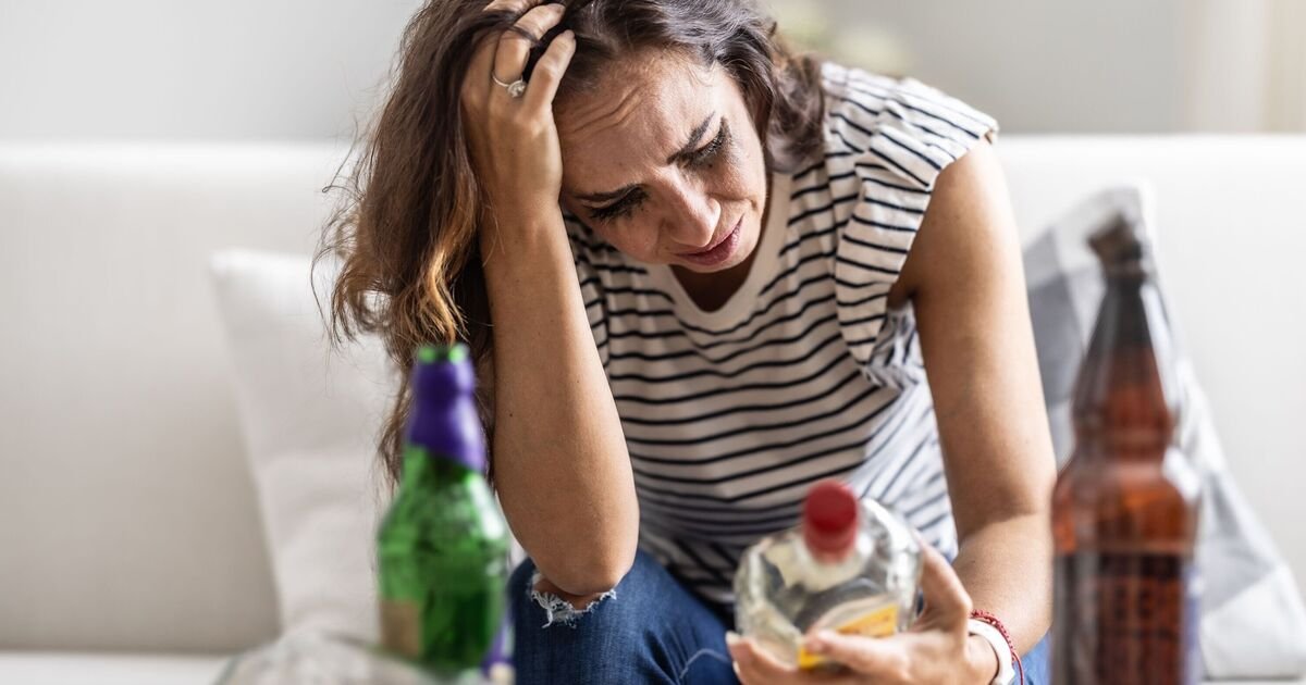 Effective Strategies from Experts to Alleviate New Year Hangover Symptoms