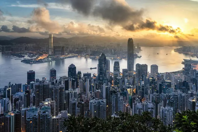HSBC and Standard Chartered Obtain First Stablecoin Licenses in Hong Kong