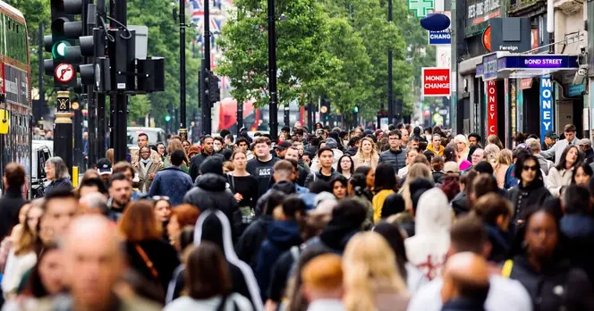 UK Fashion Retailer to Close Online Store, Offers 80% Discounts Before Shutdown