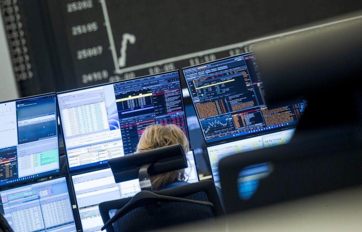 HYPE Token Surges 24% Amid Increased Silver Futures Trading on Hyperliquid