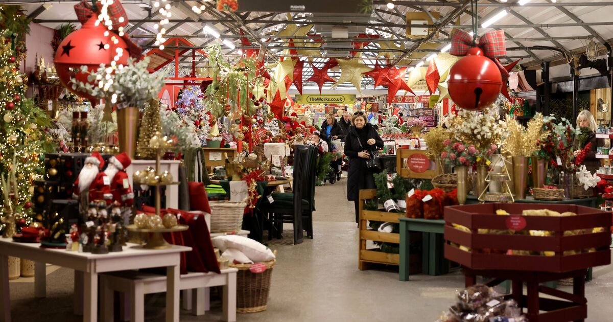 UK Garden Centre Transforms into Premier Christmas Shop for Holiday Season