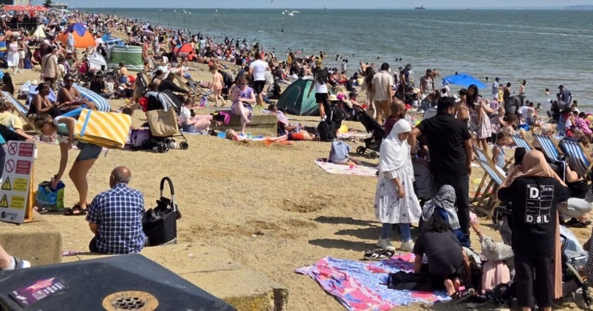 Families Enjoy UK's Cheapest Beach Day Trip for Quality Time