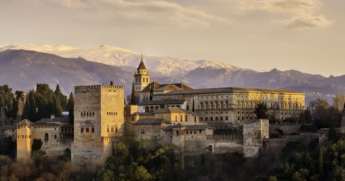 Alhambra in Granada Named Europe's Top Tourist Destination, Excluding Canary Islands