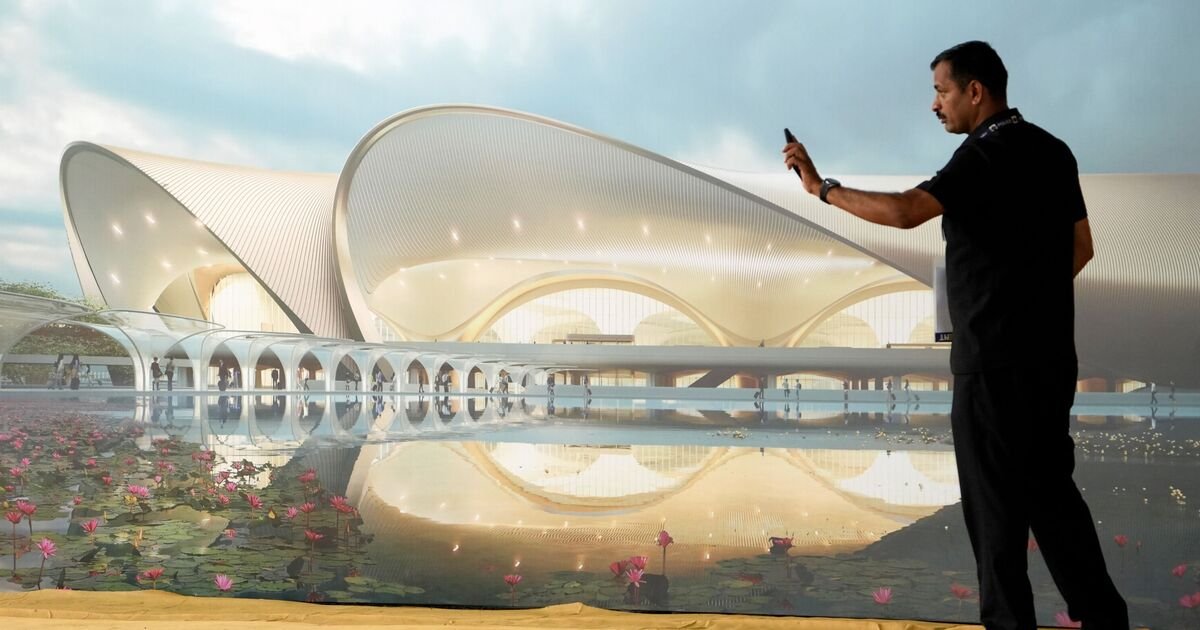 New £1.4bn Airport to Open in Mumbai on Christmas Day